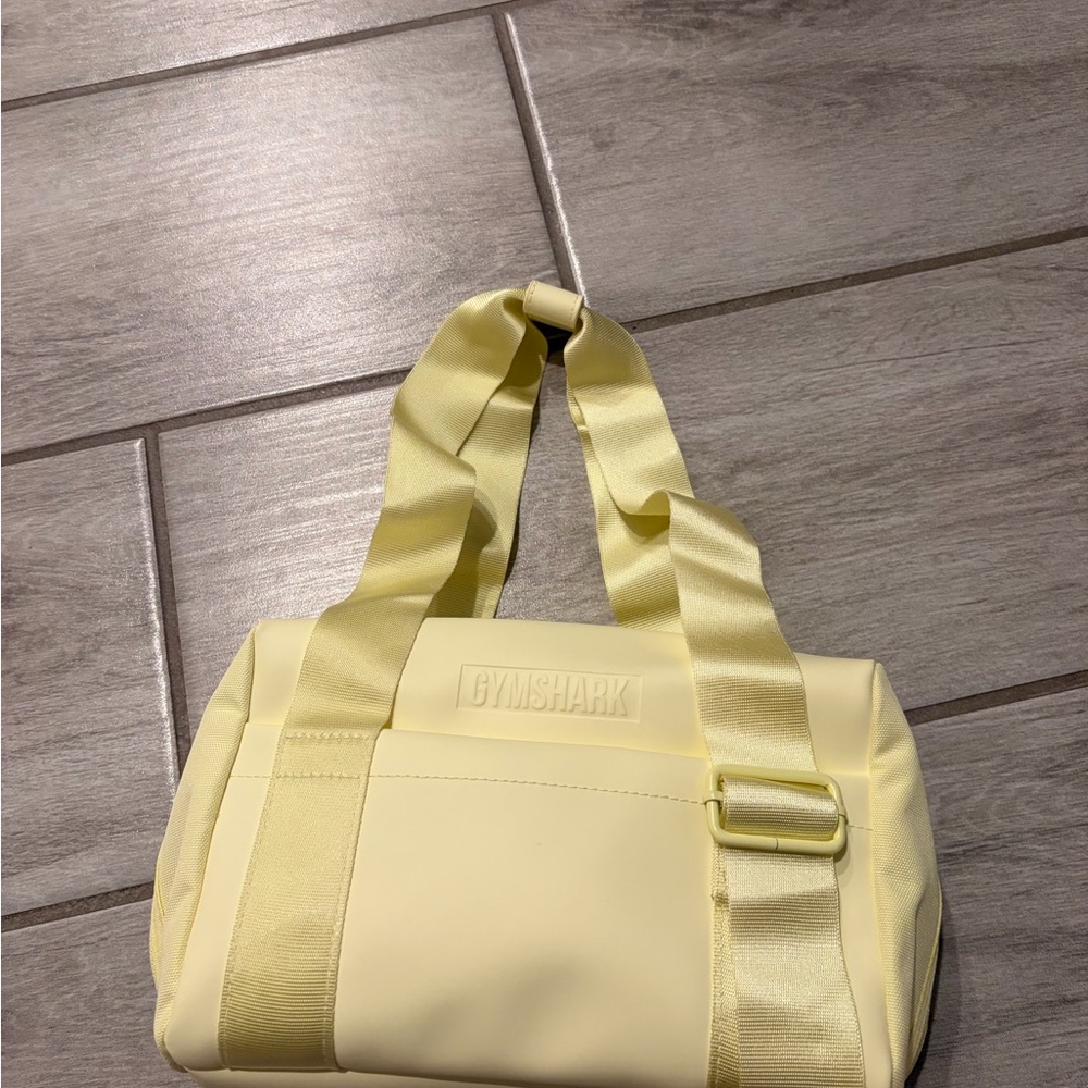 Gymshark Women’s Refresh Yellow Everyday Mini Gym Bag Pastel Yellow NEW - Picture 3 of 8